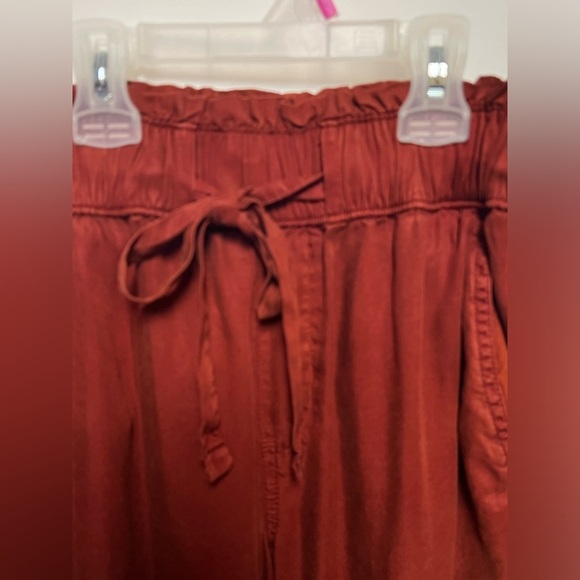 “SO” HIGH RISE UTILITY JOGGERS. SIZE M. RUST COLOR - Picture 4 of 8